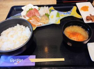 函館のgyogyoで食べた刺身定食 