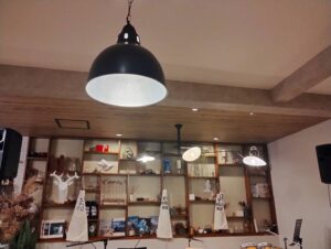 函館　朗読　イベント　会場　3valley 店内