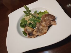 居酒屋　庄平　おまかせコース　豚肉の昆布締め 