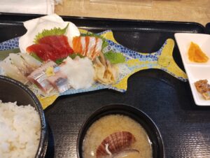 函館　gyogyo 朝獲れ刺身定食