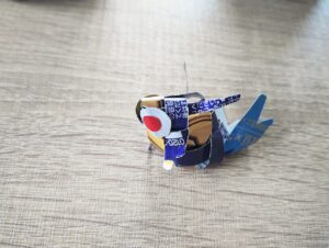 木古内　札苅村上芝桜園　金魚(アルミ缶で作ったもの）