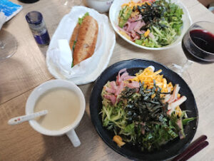 冷やし中華と白カブのポタージュの食卓