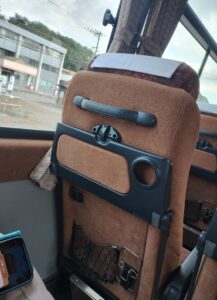 シャトルバスの座席