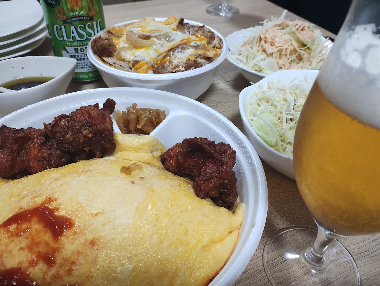 ラッキーピエロ　サッポロクラシック　食卓