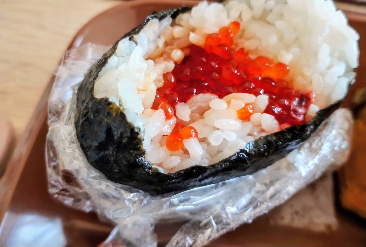おにぎりの中は、たくさん入った筋子♪